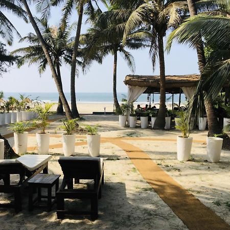 Mamagoa Resort Morjim Exterior photo