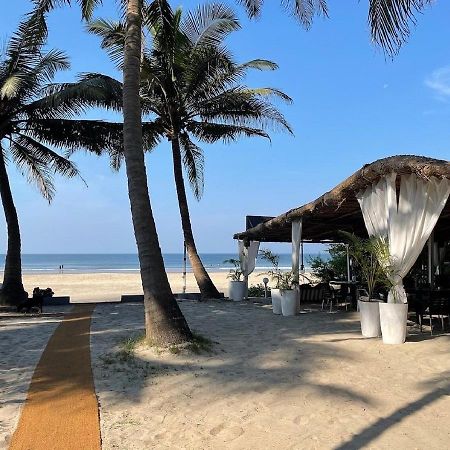 Mamagoa Resort Morjim Exterior photo