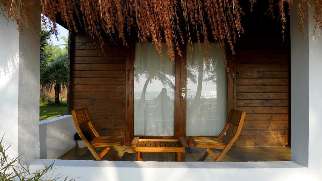 Mamagoa Resort Morjim Exterior photo