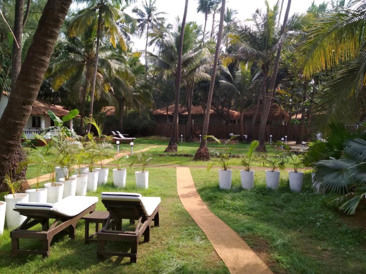 Mamagoa Resort Morjim Exterior photo